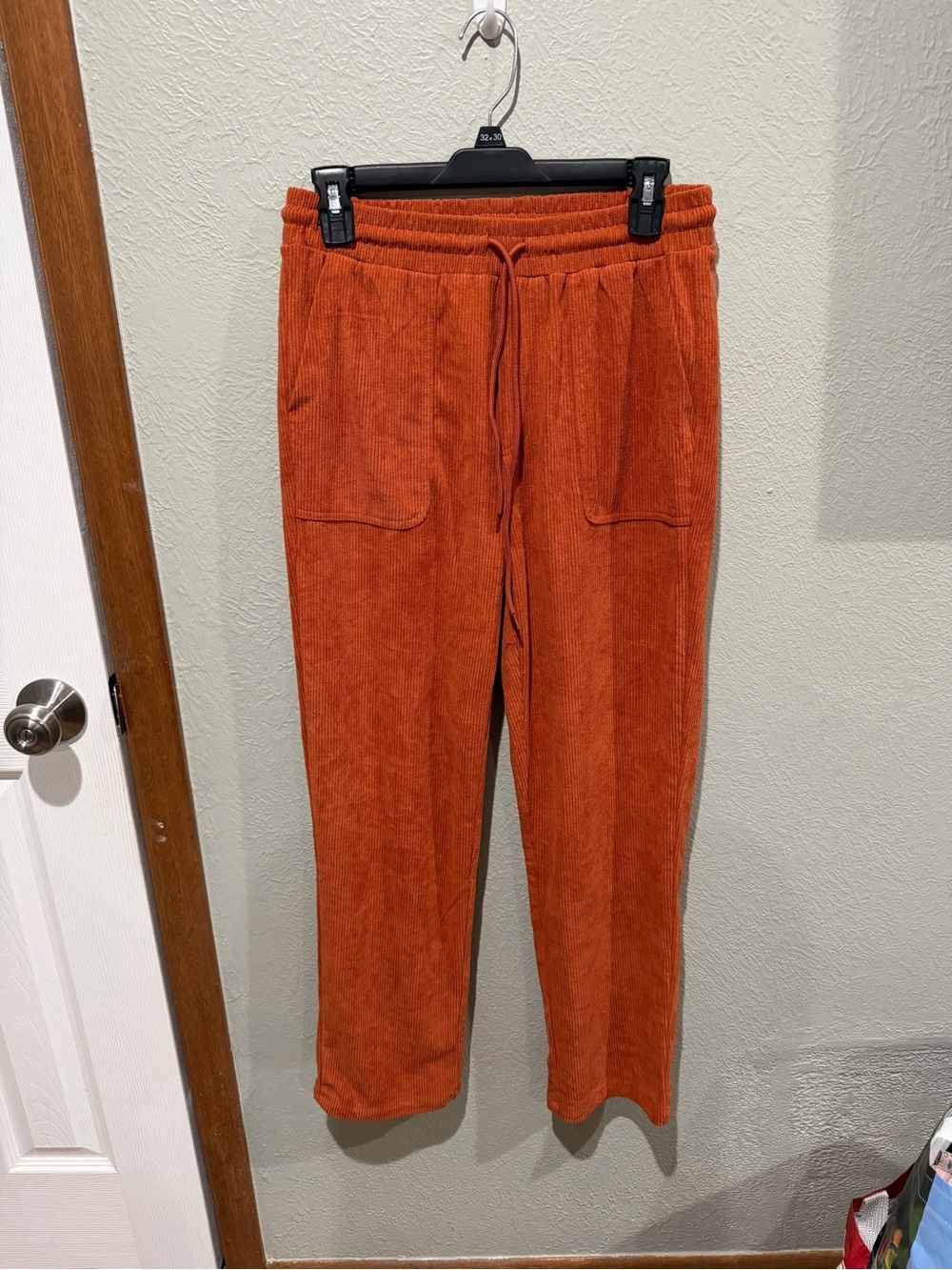Straight-Leg Corduroy Pants in Burnt Orange - Women Size M EUC Like New pockets